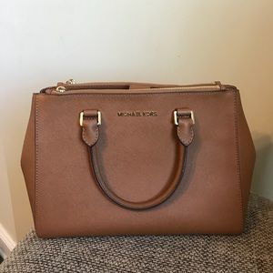 Michael Kors Handbag/Satchel